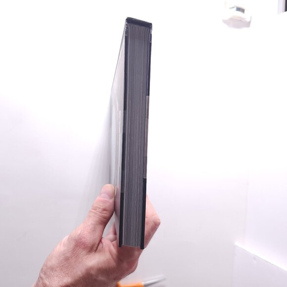 A Man & His Watch Iconic Watches and Stories from the Men Who Wore Them Hranek - Picture 13 of 16